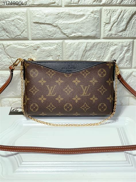 louis vuitton crossbody bag small